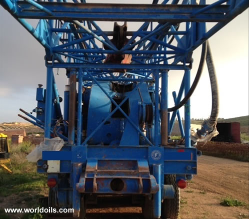 Used Drill Rig Failing Holemaster 3000-CF 