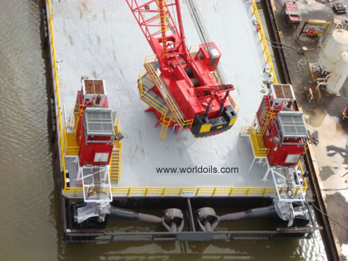 Accommodation work barge for charter with crane