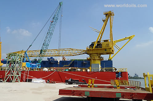 Pipelaying Barge for Charter